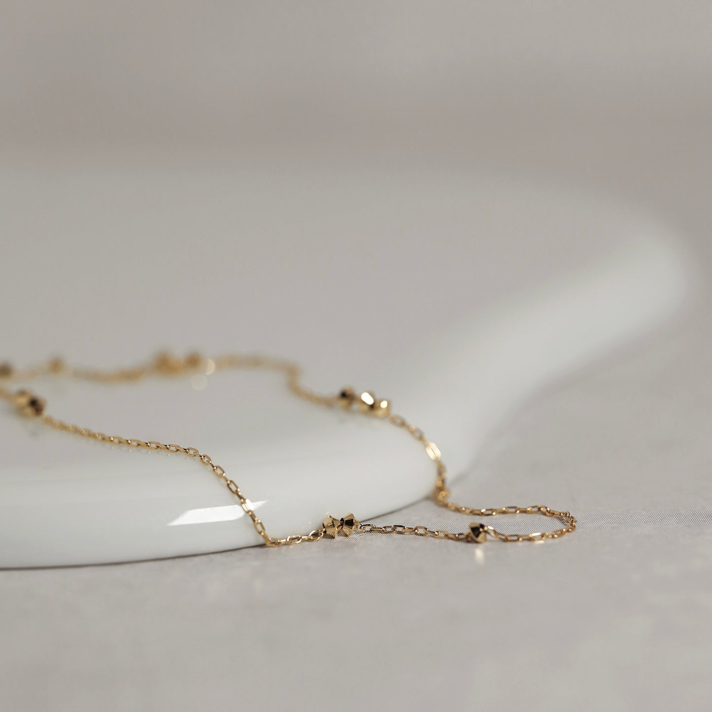 dazzling choker